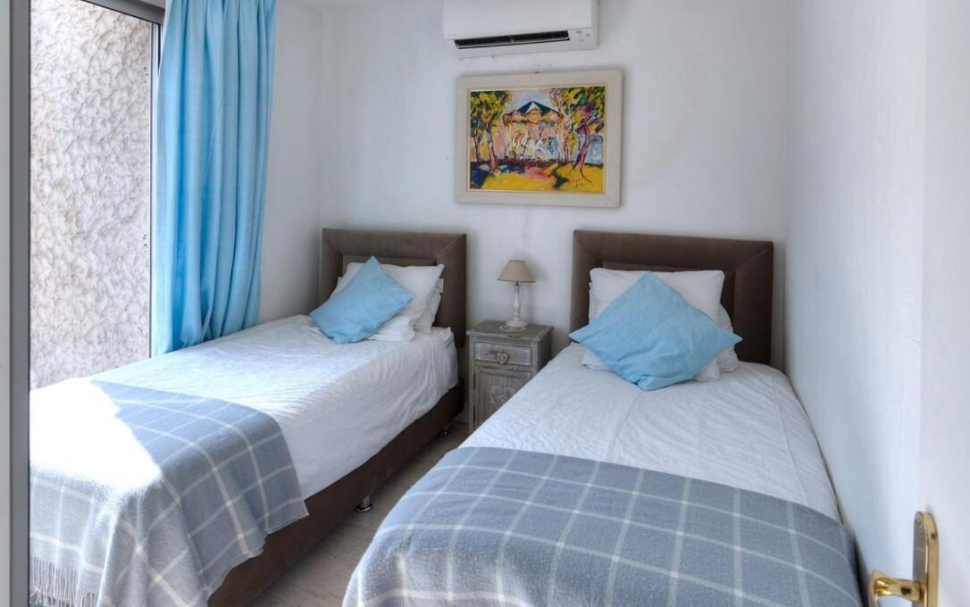 Hébergement de vacances Picaud - 50m From Beachfront, Patio, Aircon